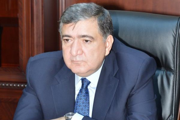Fazil Məmmədov: Bütün qohumlarını işdən çıxarıb
